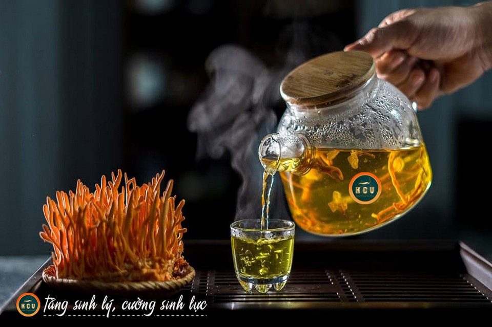 Sản phẩm đông trùng hạ thảo tươi Kim Cương Vàng