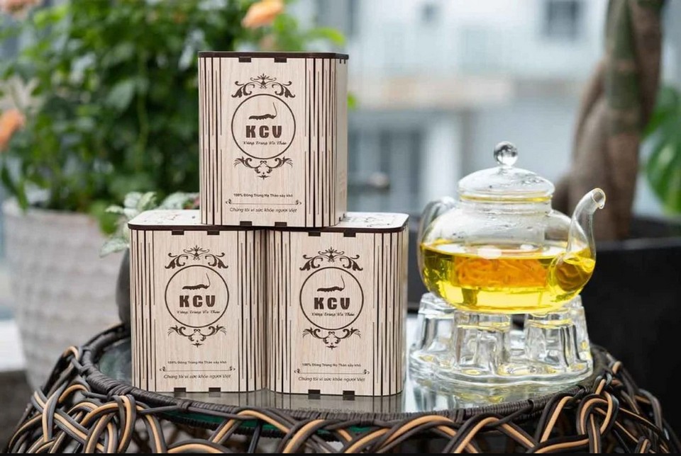 Đông trùng hạ thảo Kim Cương Vàng