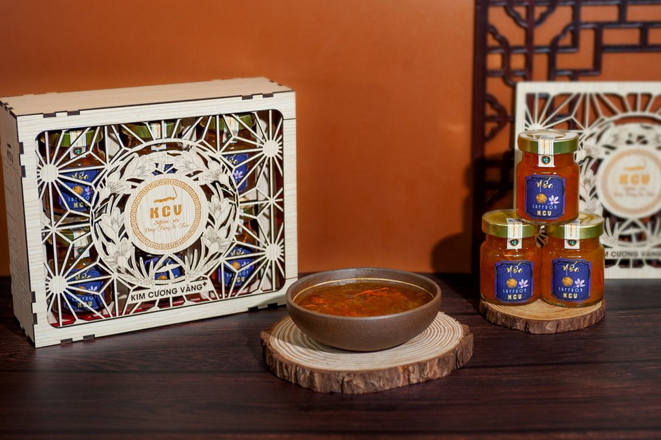 Yến Saffron đông trùng hạ thảo Kim Cương Vàng